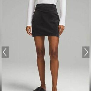 Lululemon Athletica Scuba MR Mini Skirt Velvet Cord